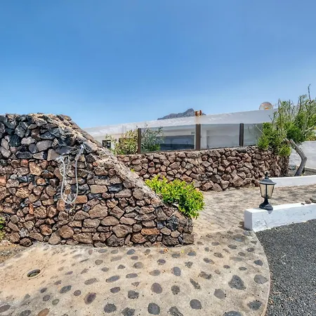 Olas Del Risco - Ocean Views - 2 Min By Lanzarote * Famara